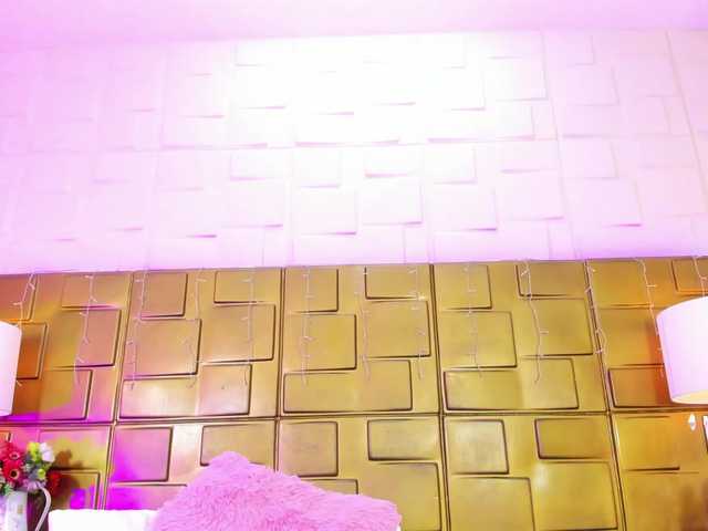 Live sex webcam photo for JuliaHaye #275721177