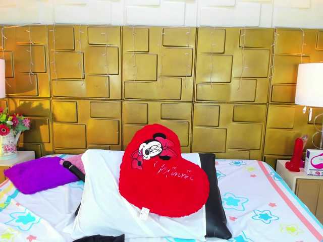 Live sex webcam photo for JuliaHaye #276094537