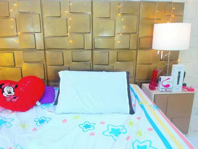 Live sex webcam photo for JuliaHaye #276137837