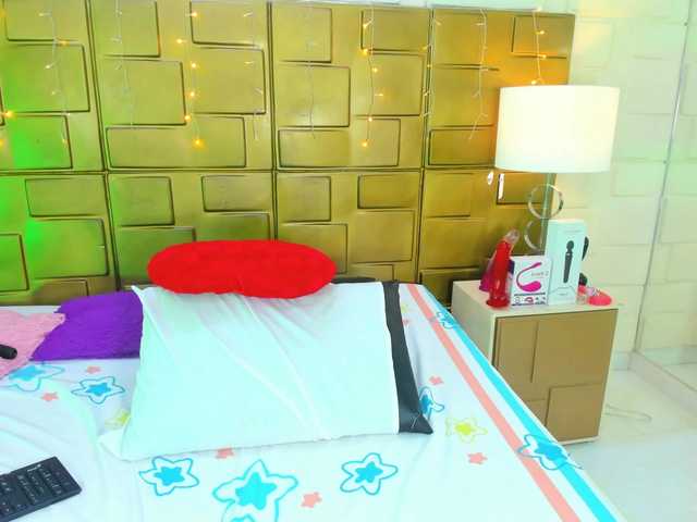 Live sex webcam photo for JuliaHaye #276196982