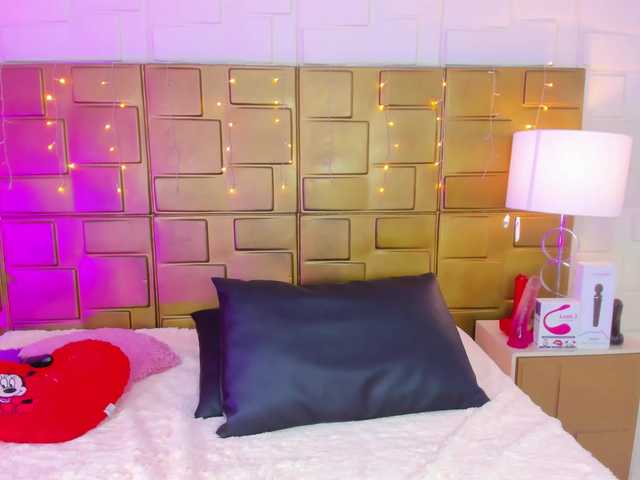 Live sex webcam photo for JuliaHaye #276863415