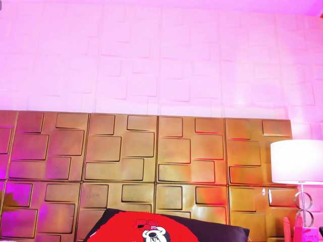 Live sex webcam photo for JuliaHaye #277419847