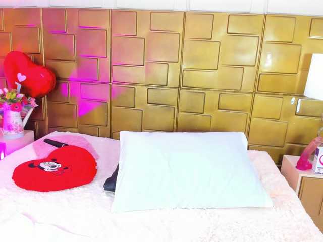 Live sex webcam photo for JuliaHaye #277434287