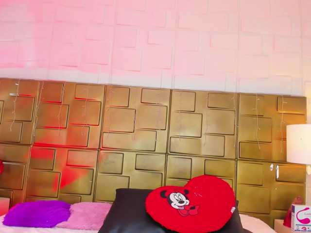 Live sex webcam photo for JuliaHaye #277727702