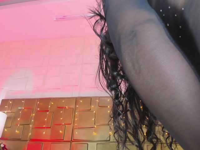 Live sex webcam photo for JuliaHaye #277741878