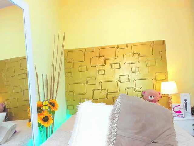 Live sex webcam photo for JuliaHaye #290247087