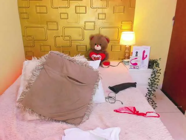 Live sex webcam photo for JuliaHaye #291719485