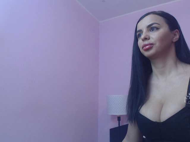 Live sex webcam photo for JuliaHayes90 #273874925