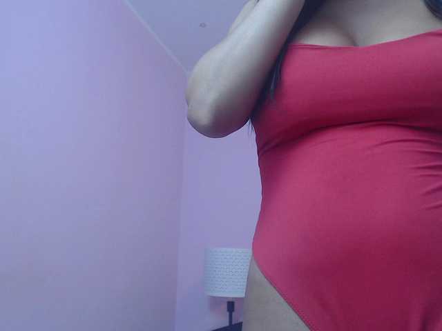 Live sex webcam photo for JuliaHayes90 #274215503