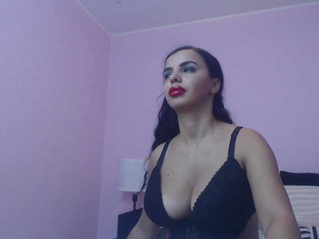 Live sex webcam photo for JuliaHayes90 #274234392