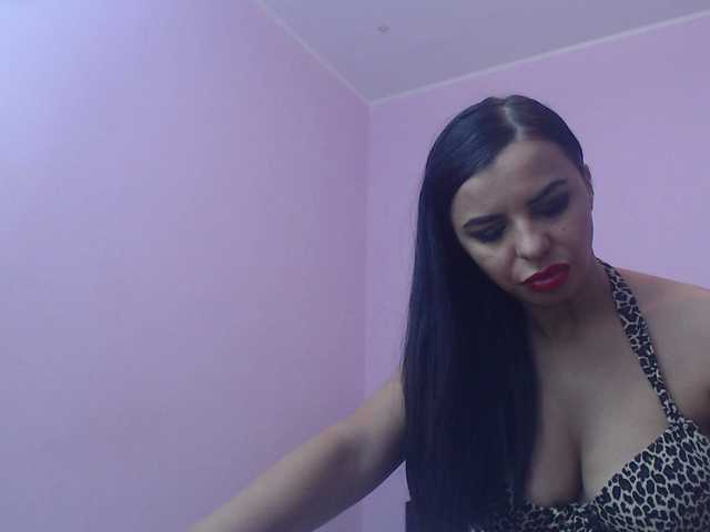 Live sex webcam photo for JuliaHayes90 #274264181
