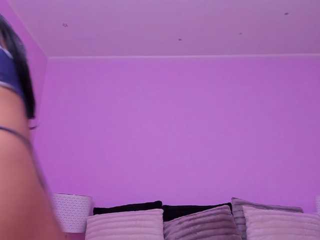 Live sex webcam photo for JuliaHayes90 #274598195