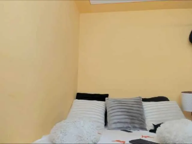 Live sex webcam photo for JuliaHayes90 #276672029
