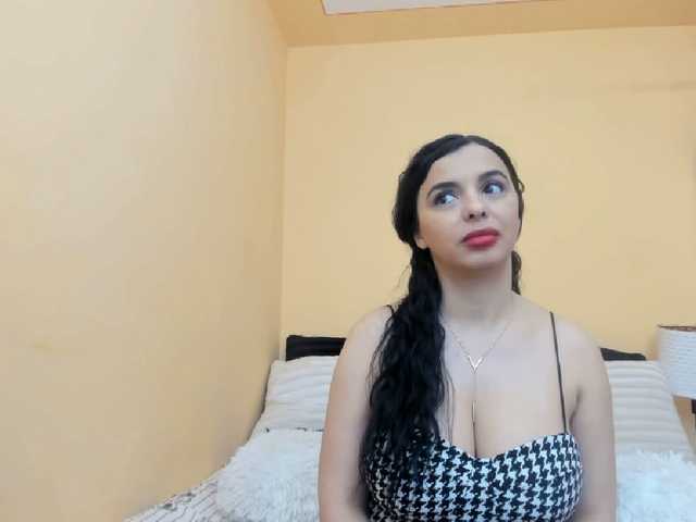 Live sex webcam photo for JuliaHayes90 #277611688