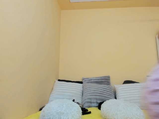 Live sex webcam photo for JuliaHayes90 #277714241