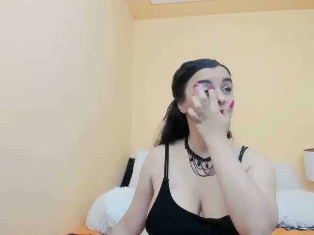 Live sex webcam photo for JuliaHayes90 #278046197