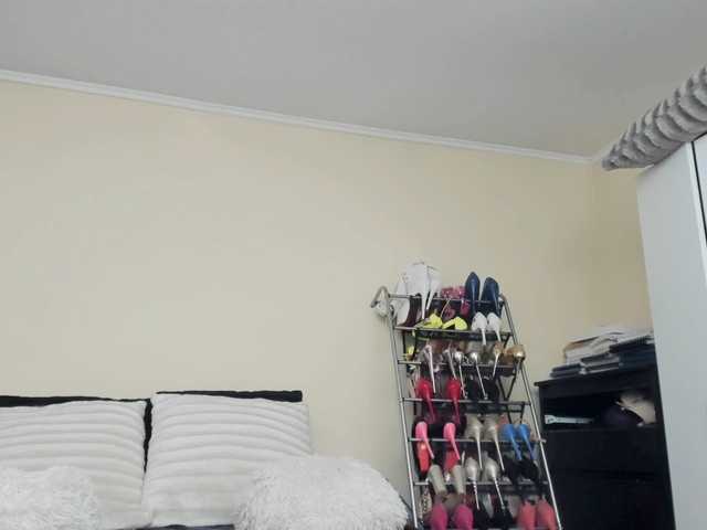 Live sex webcam photo for JuliaHayes90 #289876036