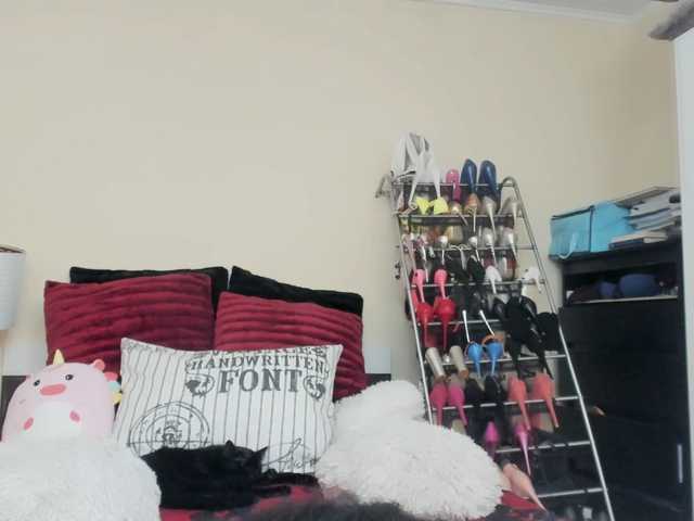 Live sex webcam photo for JuliaHayes90 #290491587