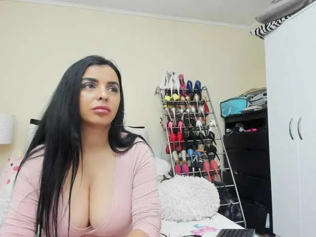 Live sex webcam photo for JuliaHayes90 #291054526