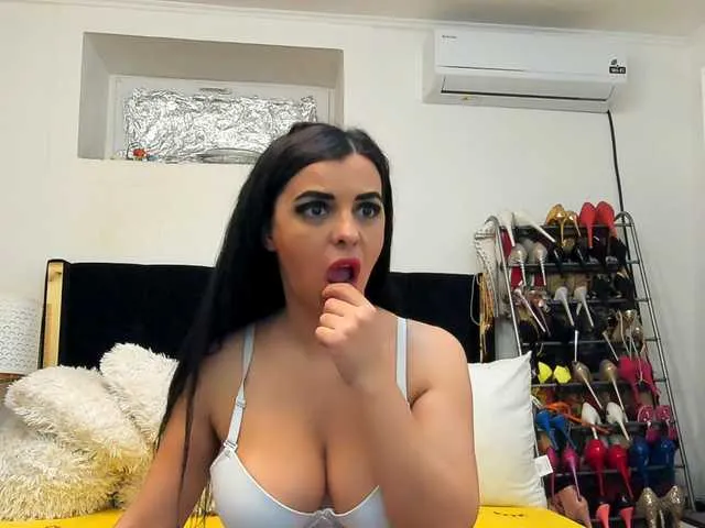 Live sex webcam photo for JuliaHayes90 #293197111