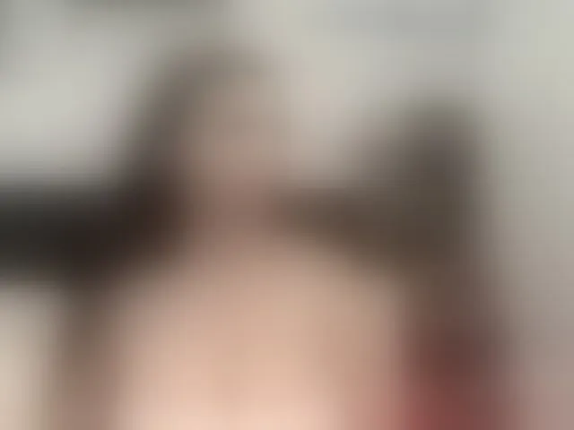Live sex webcam photo for JuliaHayes90 #294057322