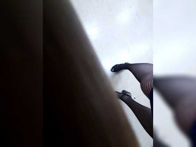 Live sex webcam photo for JuliaKiss-PH #276928962