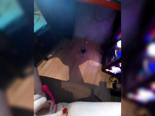 Live sex webcam photo for JuliaKiss-PH #277137638