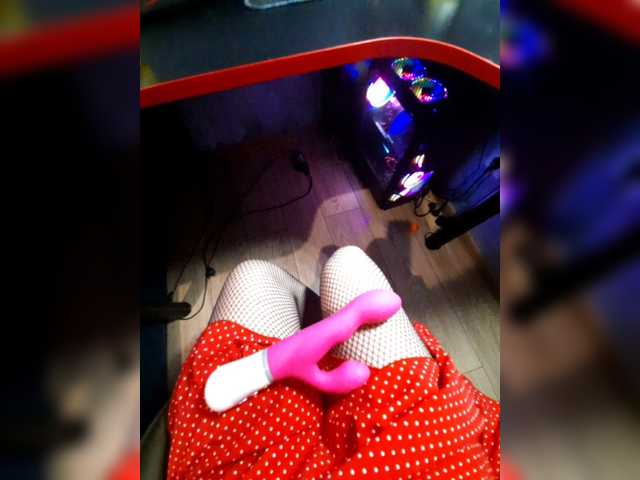 Live sex webcam photo for JuliaKiss-PH #277304142