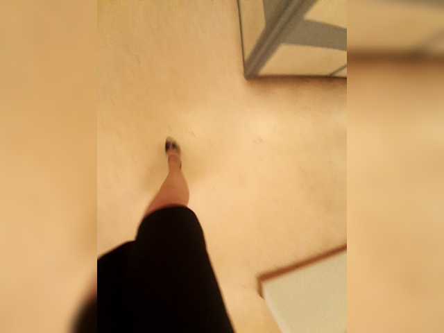 Live sex webcam photo for JuliaKiss-PH #277429354