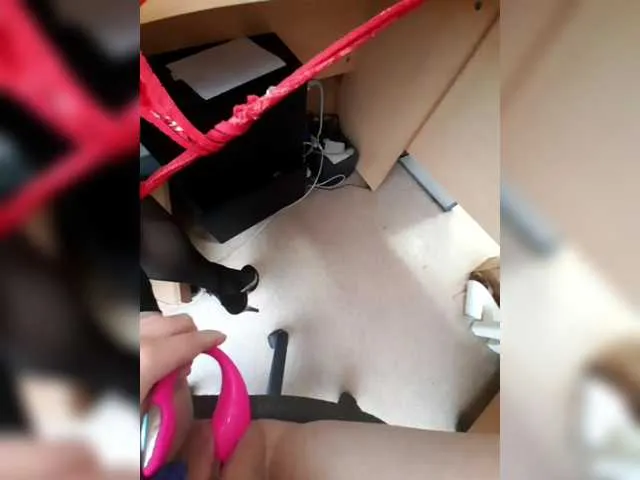 Live sex webcam photo for JuliaKiss-PH #291453704