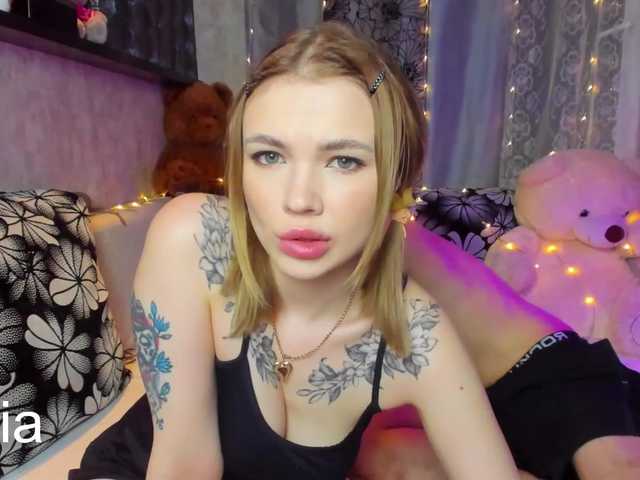 Live sex webcam photo for JuliaRaybb #273628086