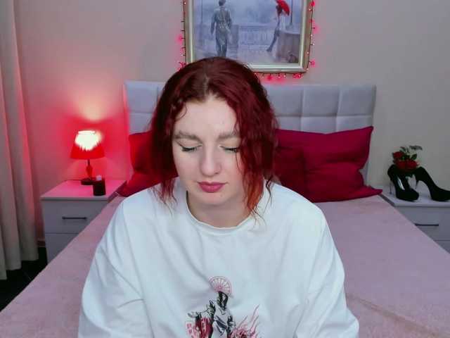 Live sex webcam photo for JuliaRedSun #277403620
