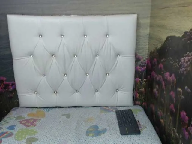 Live sex webcam photo for JuliaReeves #271831774