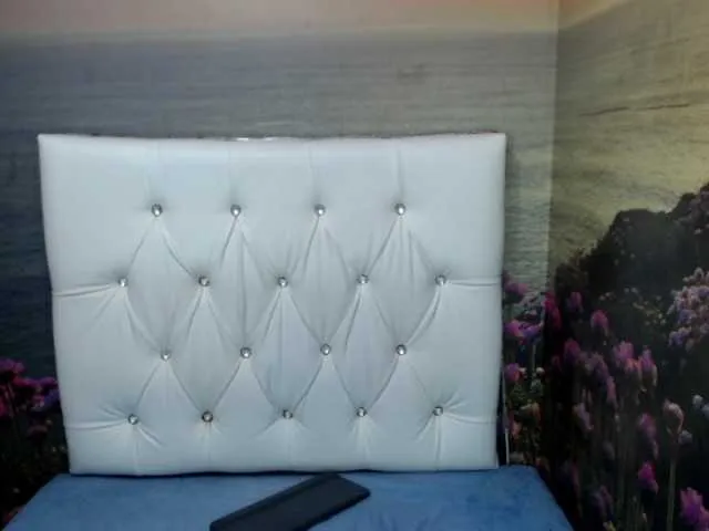 Live sex webcam photo for JuliaReeves #271924131