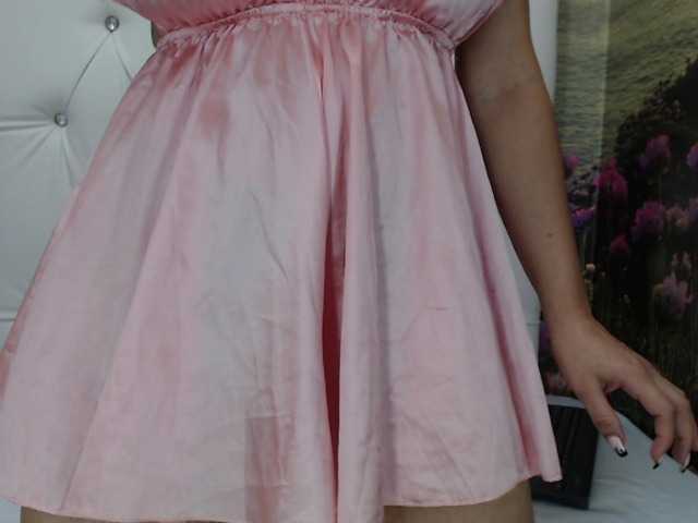 Live sex webcam photo for JuliaReeves #272361561