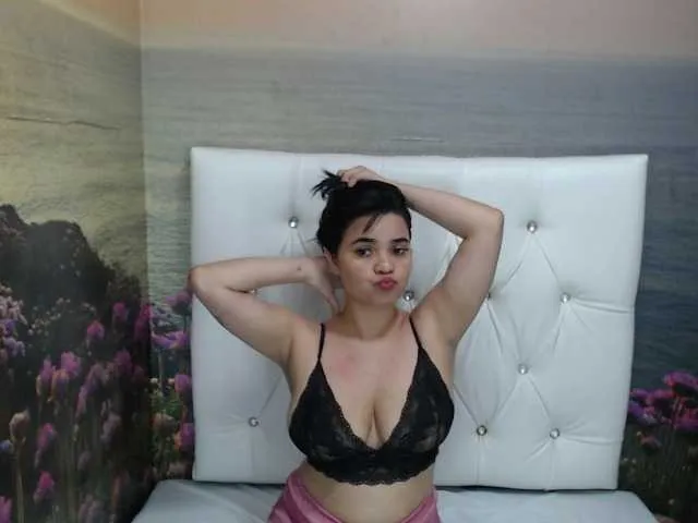 Live sex webcam photo for JuliaReeves #272634961