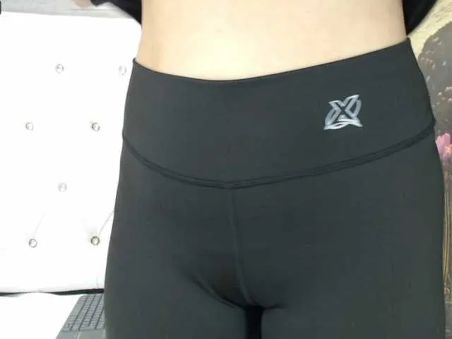 Live sex webcam photo for JuliaReeves #273119627