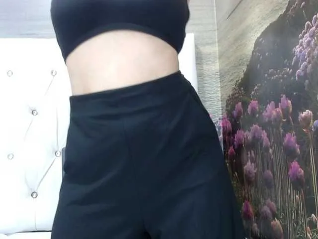 Live sex webcam photo for JuliaReeves #273221545