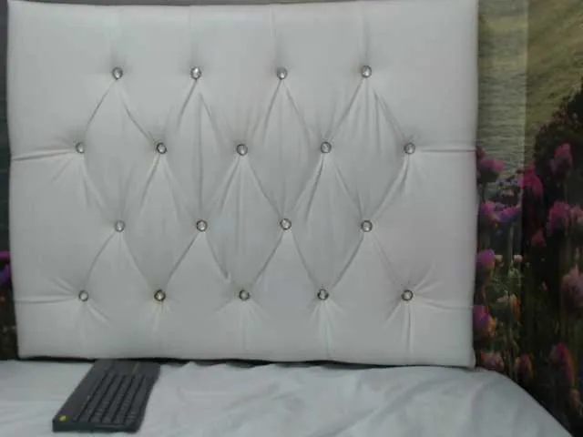 Live sex webcam photo for JuliaReeves #273235541