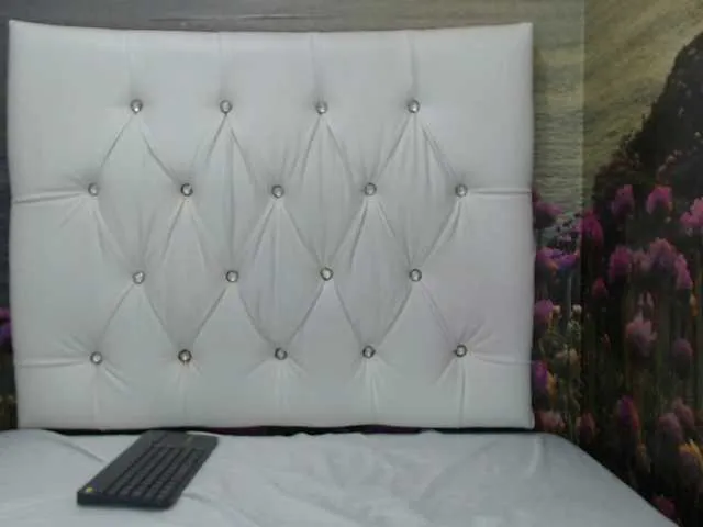 Live sex webcam photo for JuliaReeves #273274792