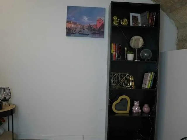 Live sex webcam photo for JuliaRocaa #276867649