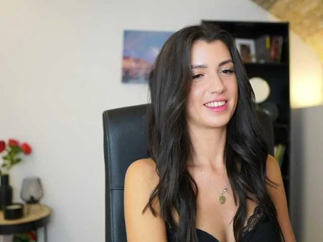 Live sex webcam photo for JuliaRocaa #276936651