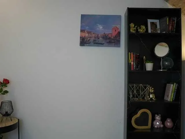 Live sex webcam photo for JuliaRocaa #277005647