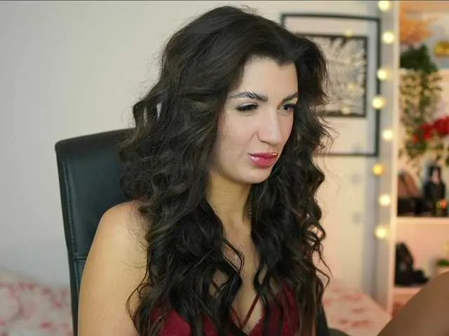 Live sex webcam photo for JuliaRocaa #290529147