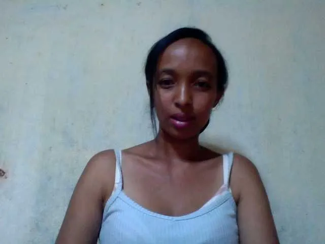 Live sex webcam photo for Juliahh #277880849