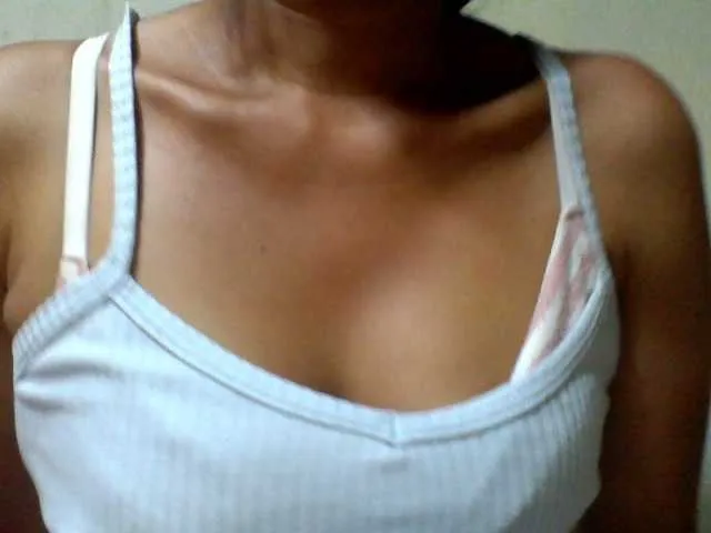 Live sex webcam photo for Juliahh #277882698