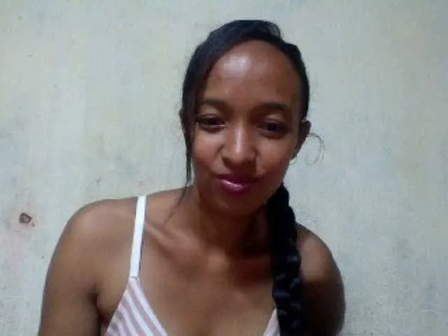 Live sex webcam photo for Juliahh #277956596