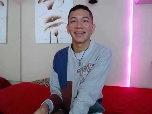 Live sex webcam photo for JulianRose- #273538367