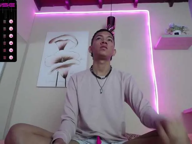 Live sex webcam photo for JulianRose- #273580893