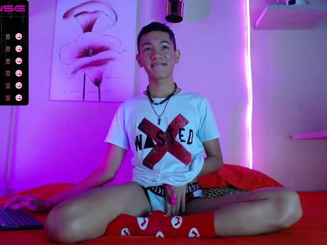 Live sex webcam photo for JulianRose- #273636341